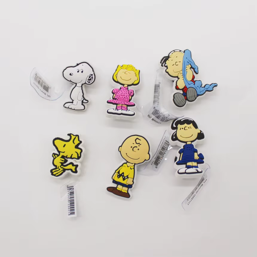 6 breloques pour chaussures Snoopy