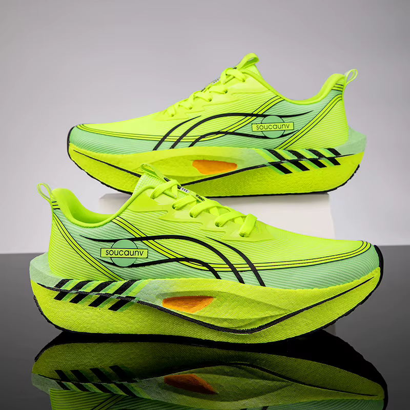 Chaussures de course avec plaque en carbone