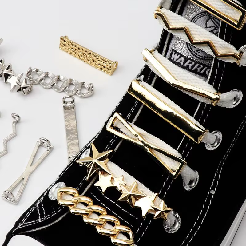 Breloques de chaussures en métal simples