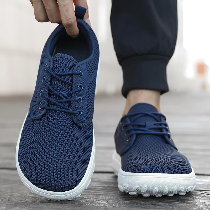 Chaussures à bout large en maille pour hommes