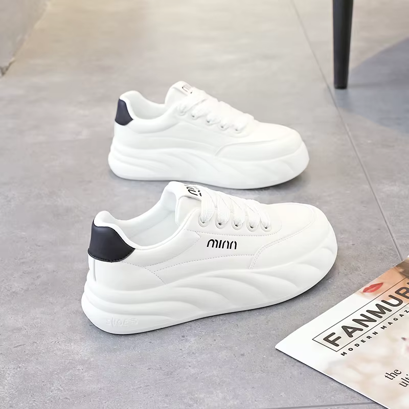 Chaussures blanches à semelle épaisse pour femmes