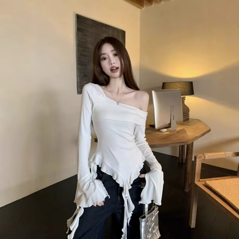2025 nouveau Style Spice Girl épaule inclinée manches évasées T-Shirt femmes tempérament mince épaules dénudées haut à manches longues