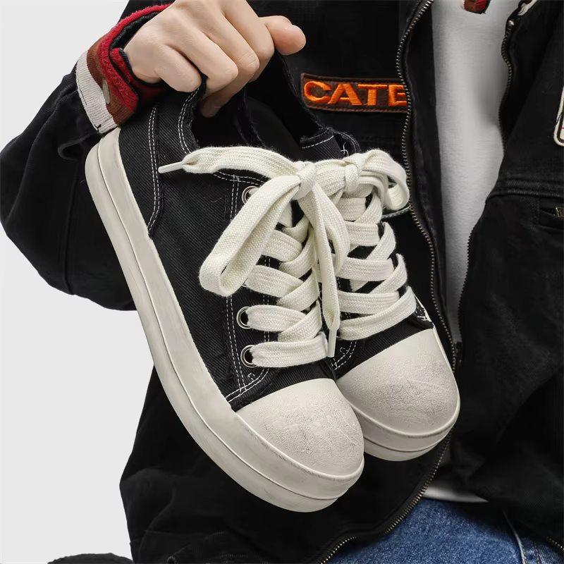 2025New hommes toile fond épais baskets mode à lacets décontracté jeunesse chaussures léger en plein air confortable plat concepteur chaussure de marche