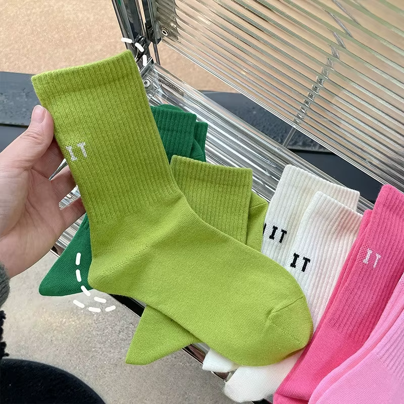 Chaussettes roses pour femmes, Style printemps et automne, mi-tube, vêtements d'extérieur, bas en coton, taille haute, bas de sport avec lettres