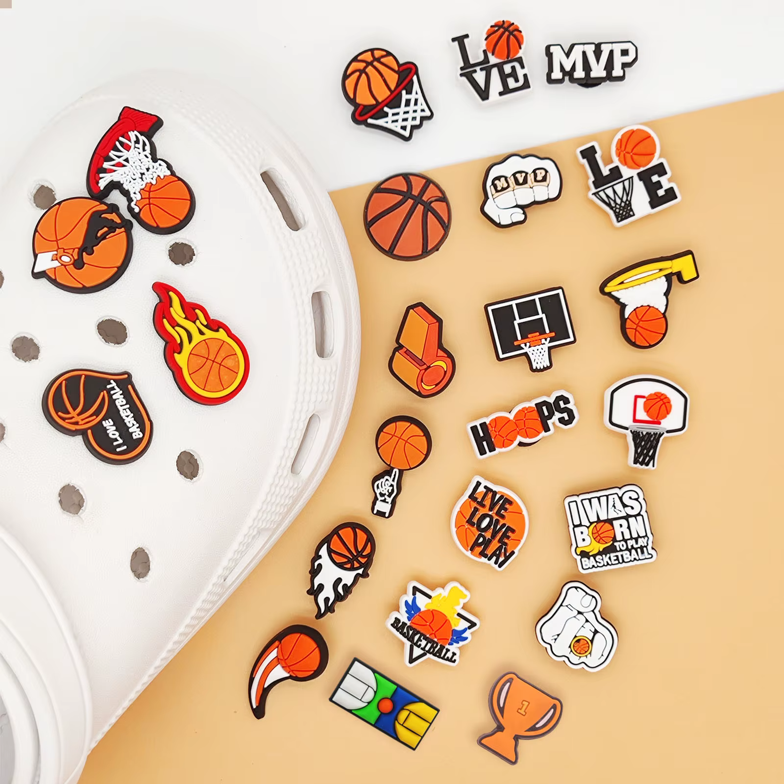 24 Breloques pour chaussures sur le thème du basketball