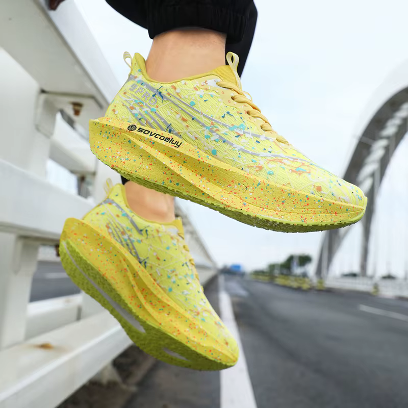 Nouvelles chaussures de course pour hommes et femmes