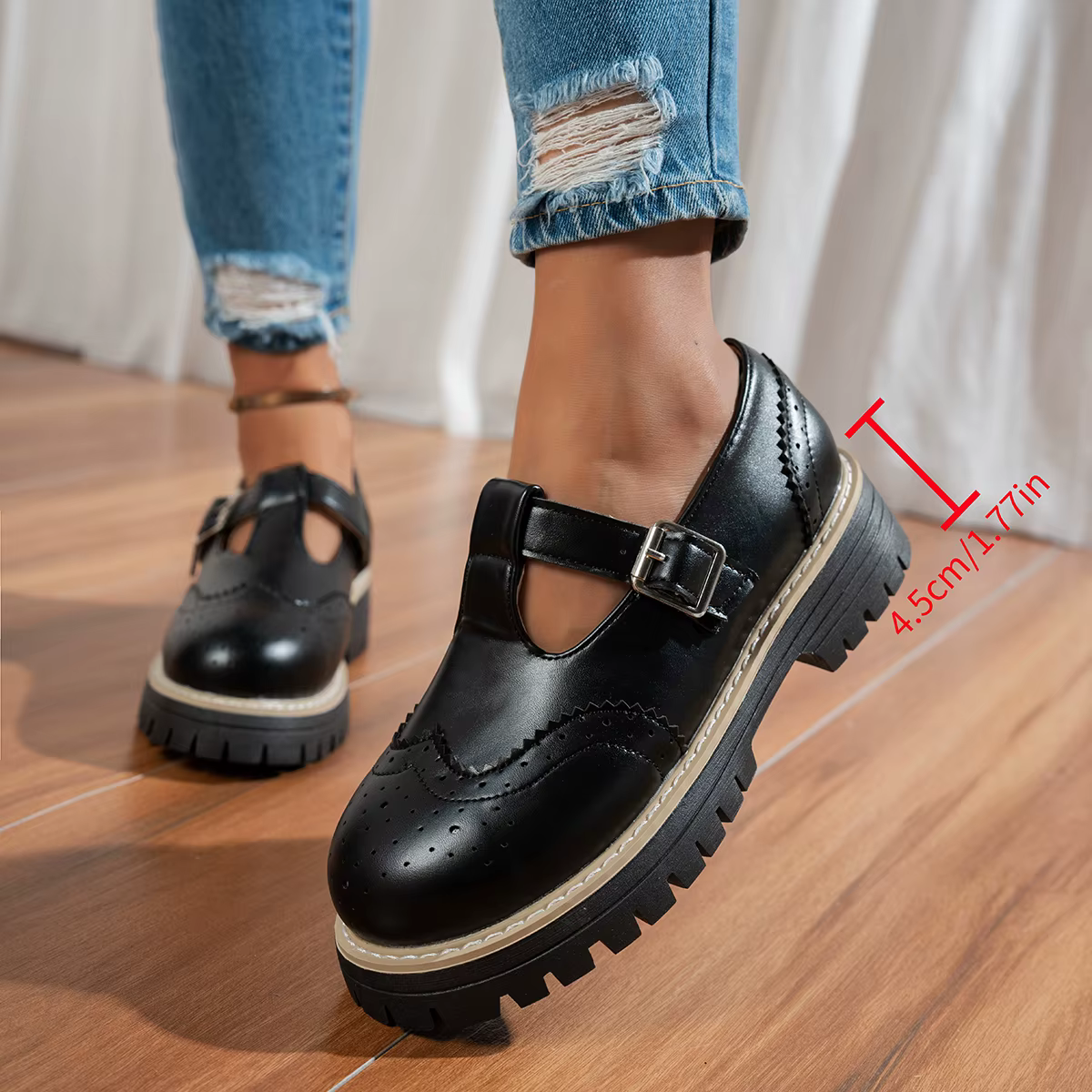 Chaussures plates noires à bride en T pour femmes