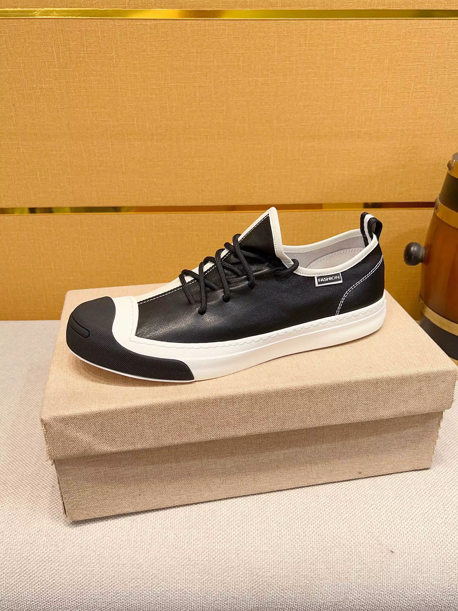 Mode européenne pour hommes en cuir véritable sport à lacets chaussures décontractées classiques baskets
