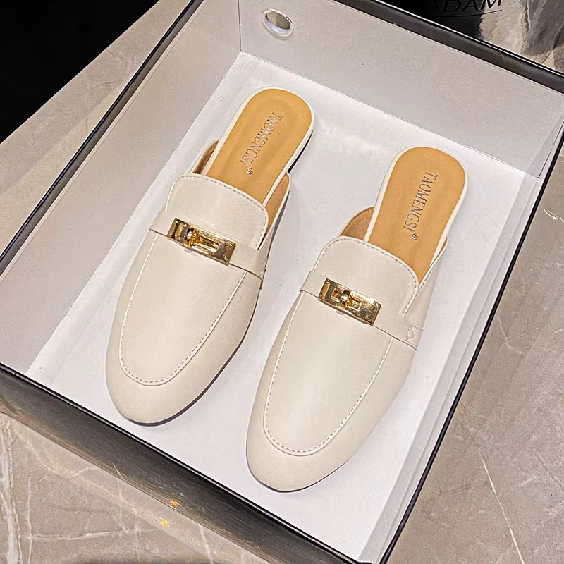 Un incontournable pour les amateurs de détails : mules pour femmes avec boucle et bout en cuir véritable
