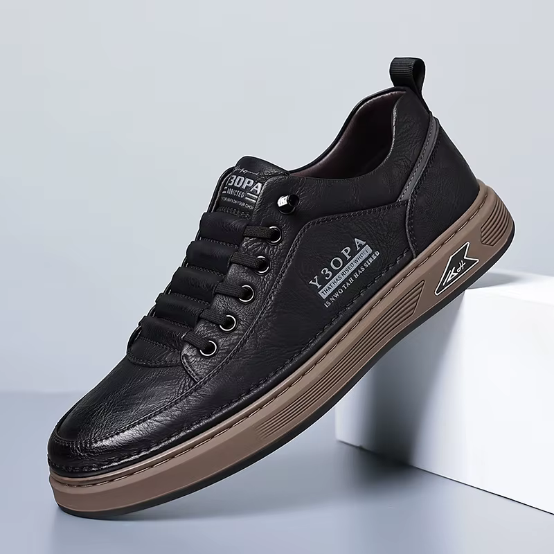 Marque hommes en cuir résistant à l'usure bas chaussures décontractées tendance baskets
