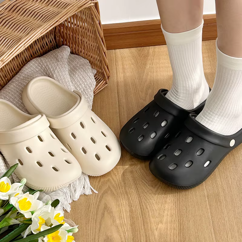 UTUNE 2026 chaussures d'été pour femmes sandales d'infirmière légères pour la maison pantoufles de plage pour hommes respirantes antidérapantes Design confortable à la mode