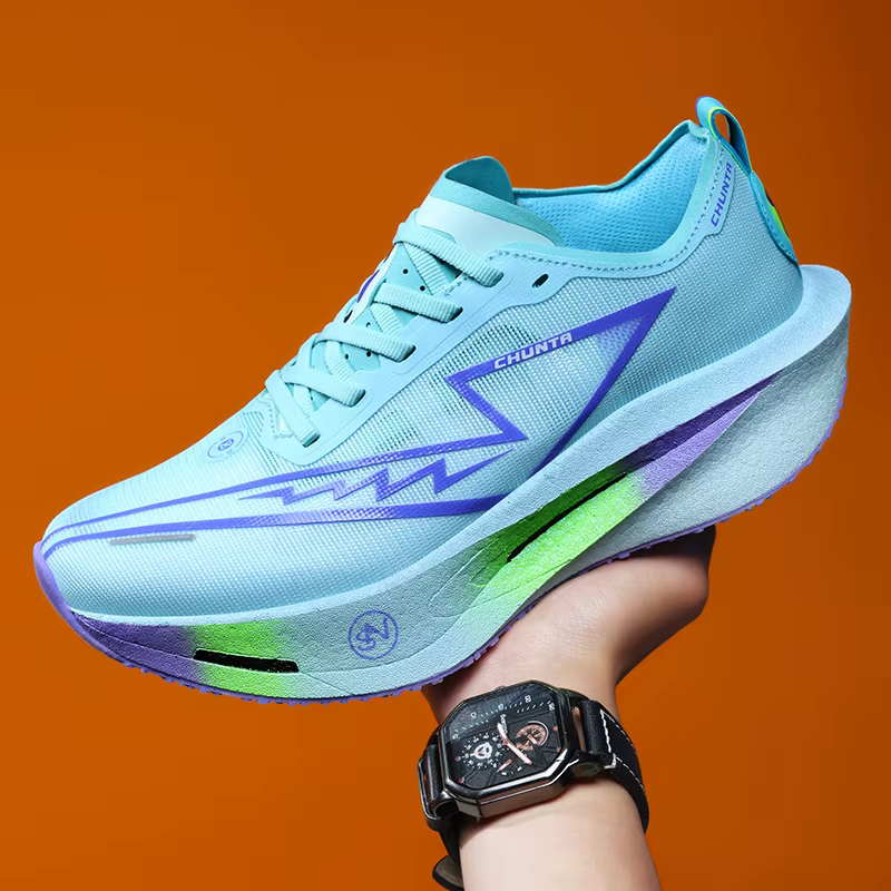 Chaussures de course avec plaque en carbone