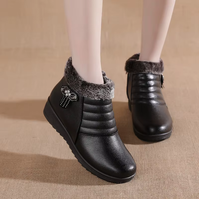 Chaussures d'hiver chaudes et confortables en coton pour les mères et les personnes âgées d'âge moyen avec fond souple antidérapant plat en polaire...
