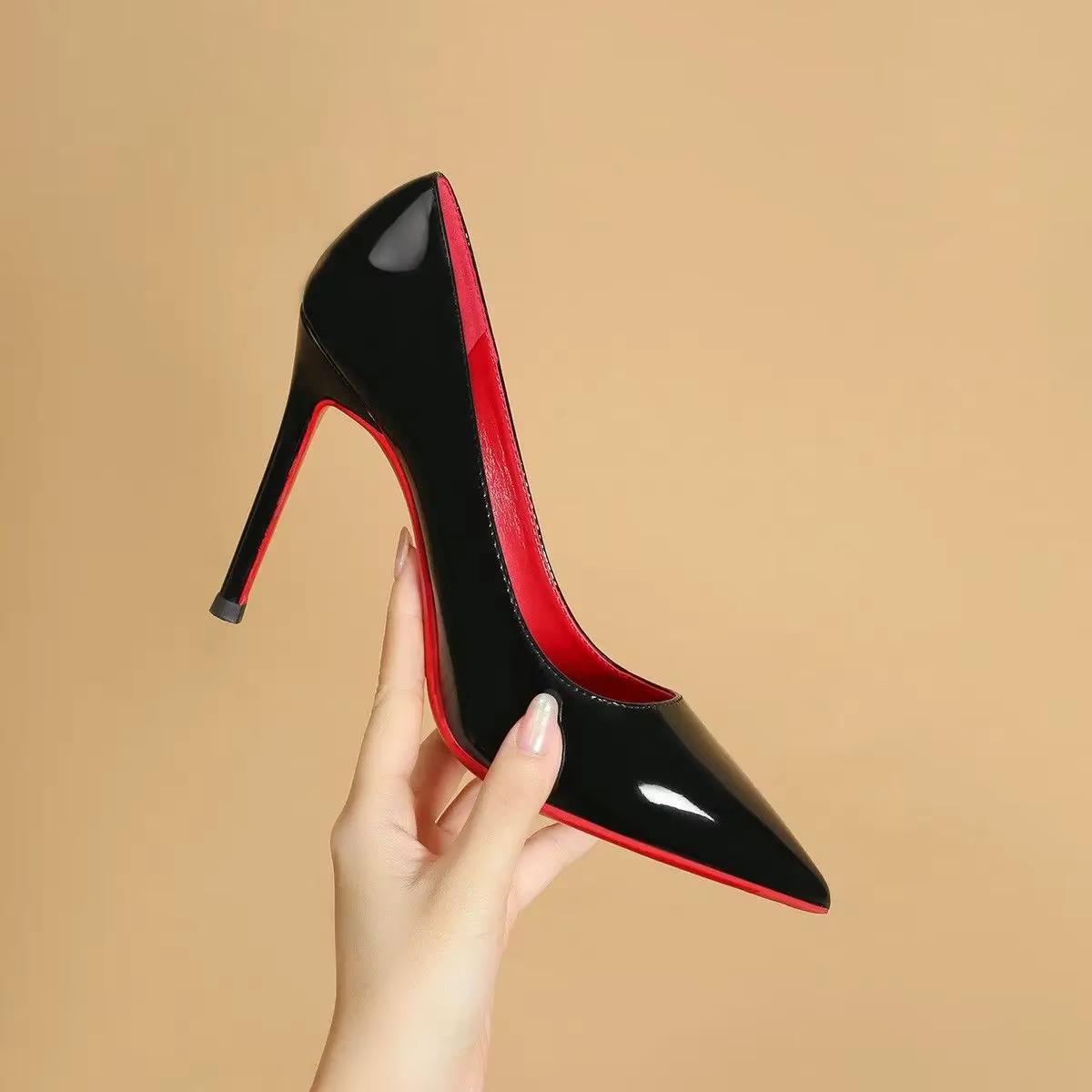 Semelle rouge talons hauts bout pointu Sexy Stiletto boîte de nuit chaussures de travail velours matériel Style coréen bout rond semelle extérieure en caoutchouc