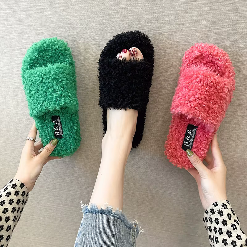Pantoufles en fausse fourrure pour femmes, sandales d'intérieur en peluche pour femmes, chaussures antidérapantes à fond, tongs d'extérieur pour la maison, nouvelle collection 2025