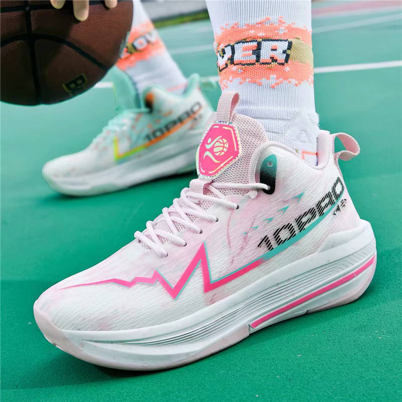 Nouvelles chaussures de basket-ball à tige haute