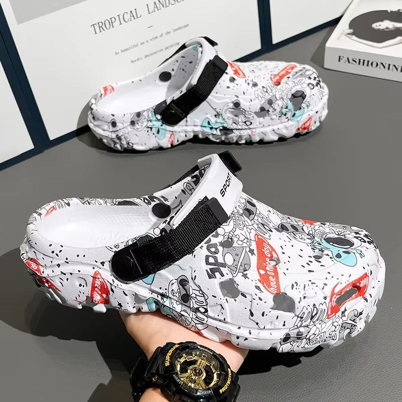 Chaussures pour hommes : Pantoufles