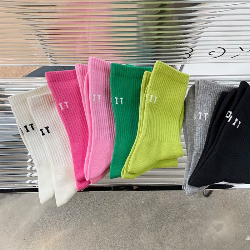 Chaussettes roses pour femmes, Style printemps et automne, mi-tube, vêtements d'extérieur, bas en coton, taille haute, bas de sport avec lettres