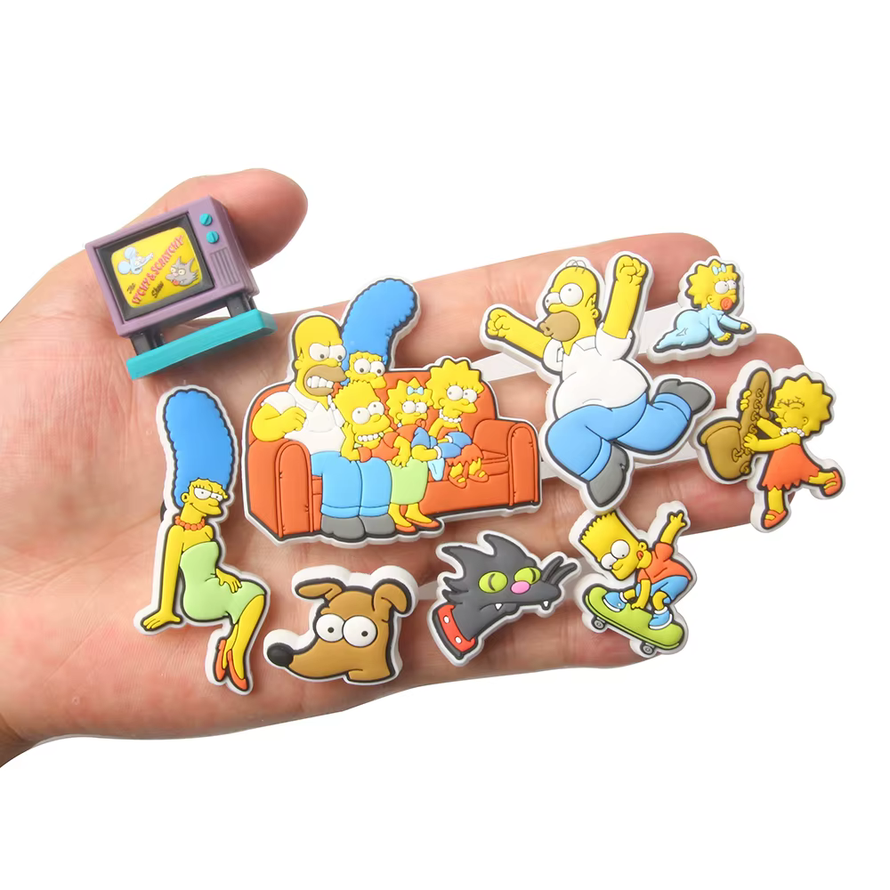 9 figurines de grande taille de la série Simpson ​ Breloques pour chaussures en PVC