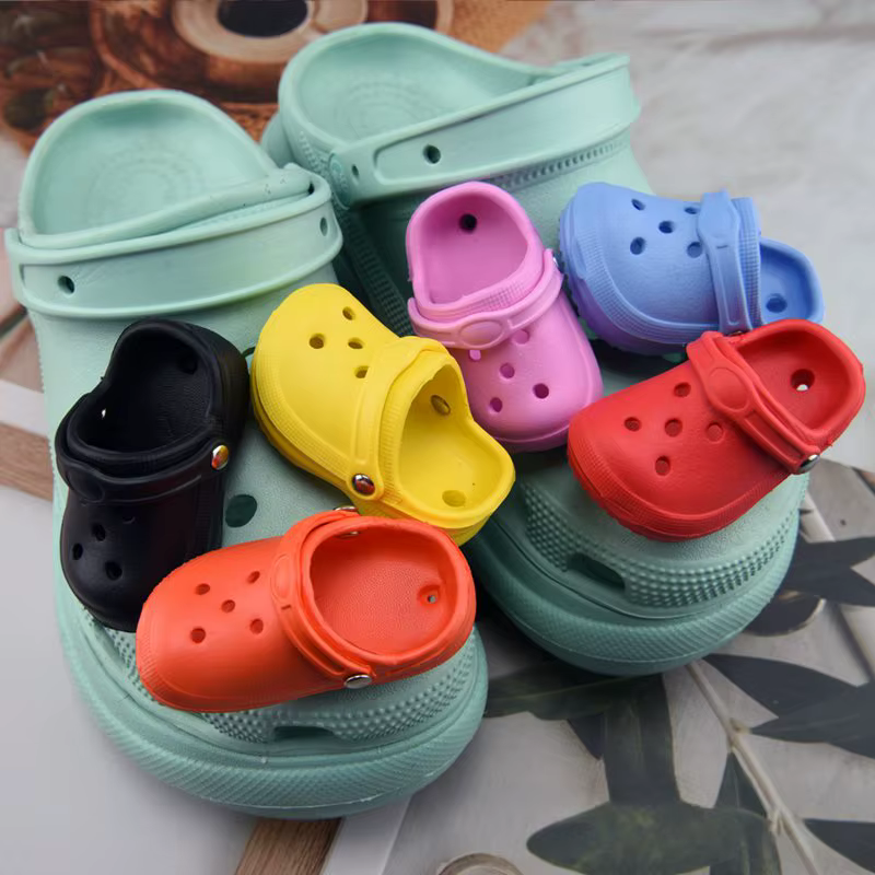 Mini breloques de chaussures colorées pour adultes et enfants
