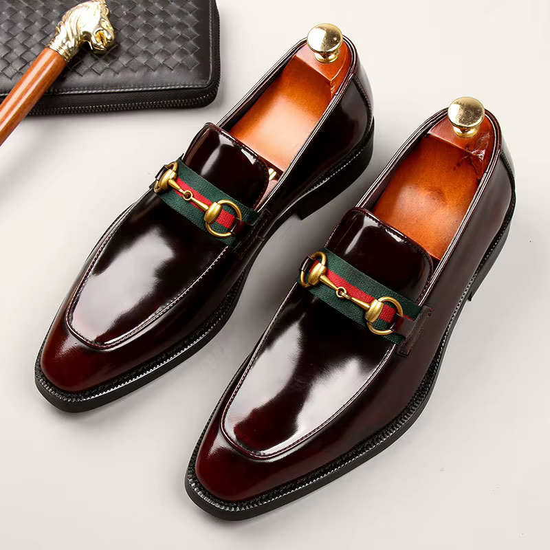 Chaussures en cuir verni pour hommes