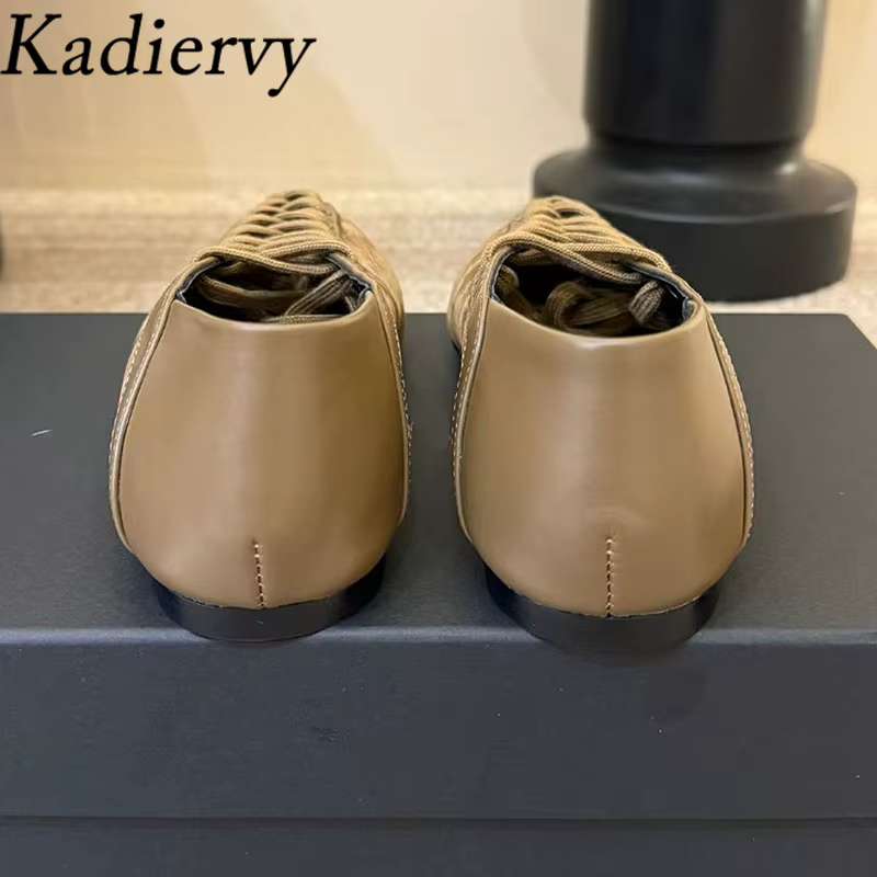 Nouvelles chaussures plates pour femmes à bout pointu
