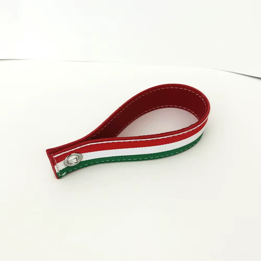Sangle de hayon en cuir pour style de voiture, couleur rouge, lettrage adapté pour voiture de sport 500 595