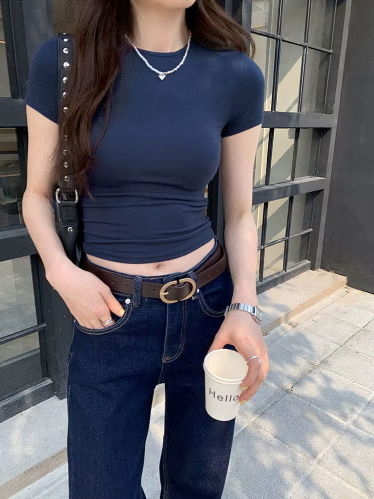 T-shirt à épaules épicées de style américain pour femmes en été 2025, haut court ajusté et amincissant, court élastique de base s