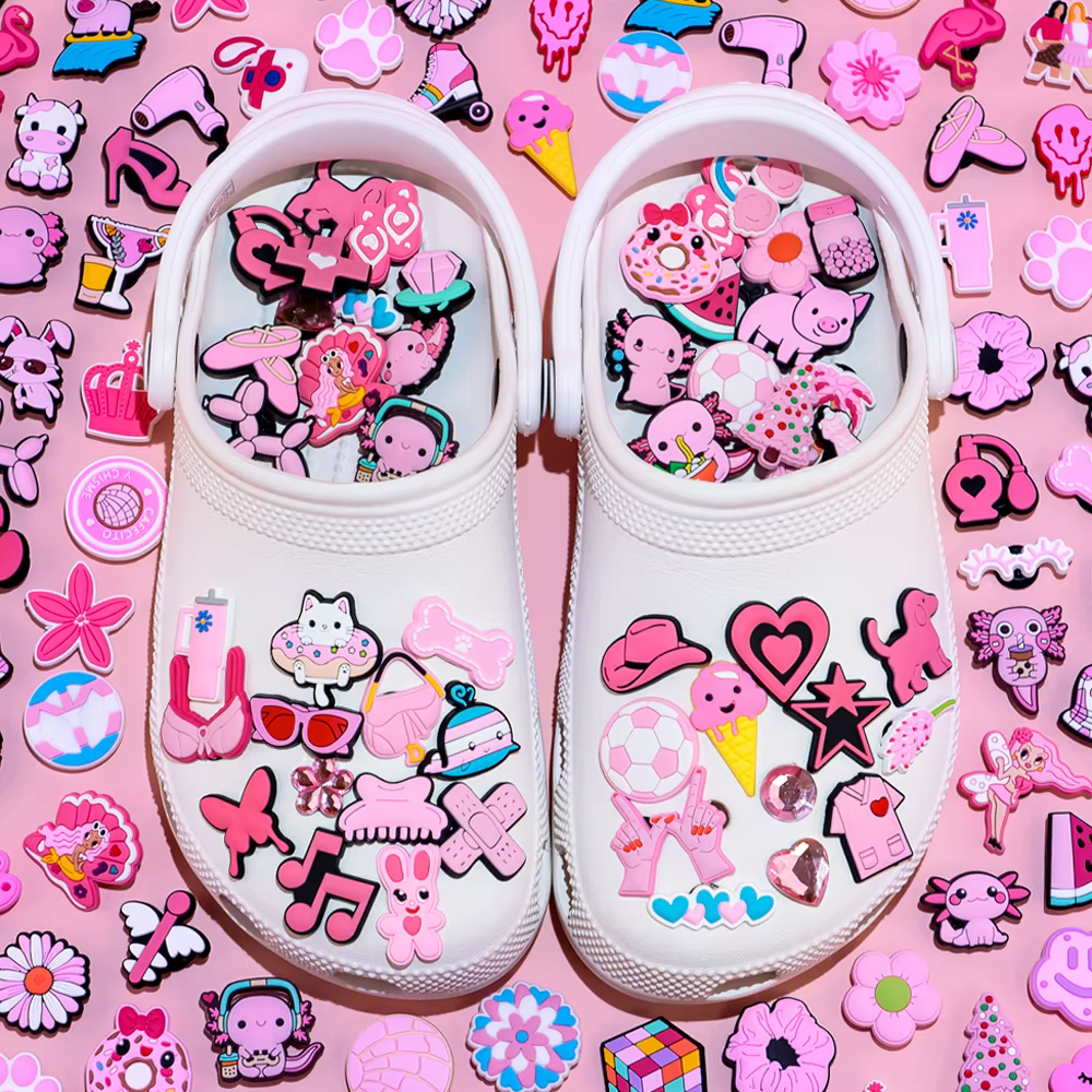 Breloques de chaussures roses aléatoires pour femmes et filles