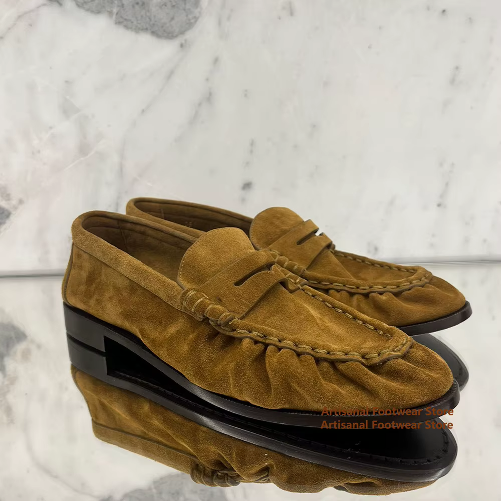 Mocassins en daim marron style vintage