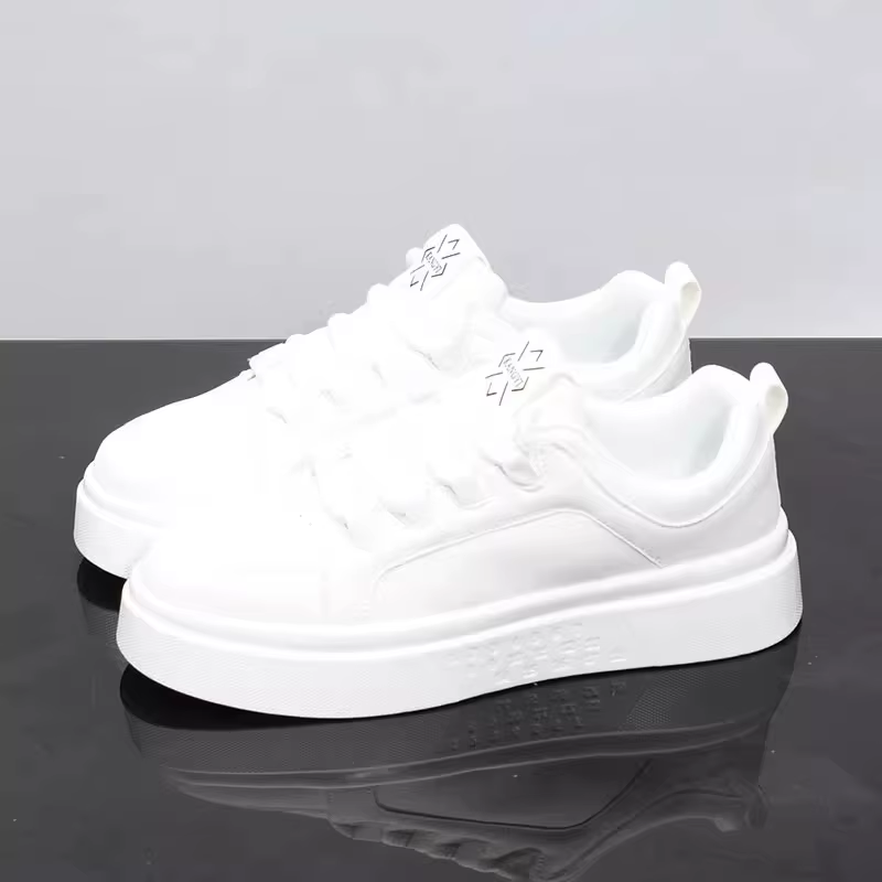 Baskets en cuir blanc à lacets pour hommes