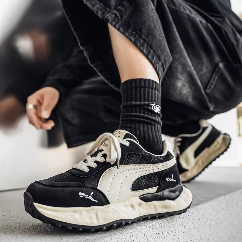 Chaussures légères pour hommes