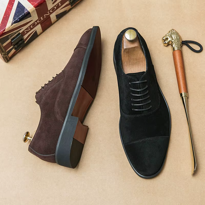 Nouvelles chaussures pour hommes de luxe en daim