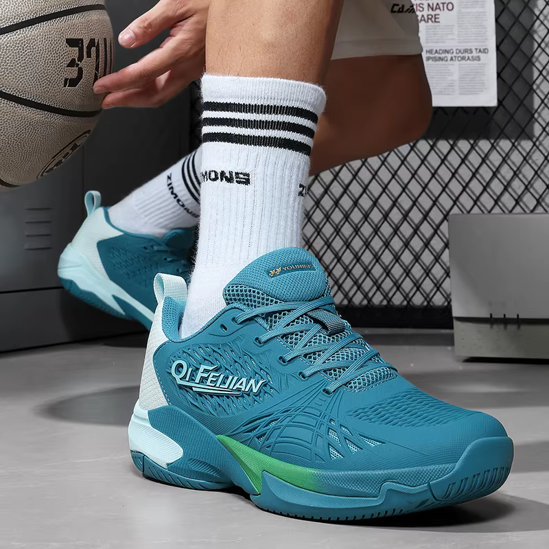 Nouvelles chaussures de Tennis
