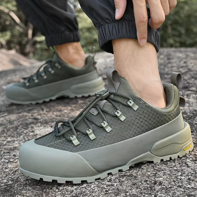 2025 nouvelles chaussures d'alpinisme