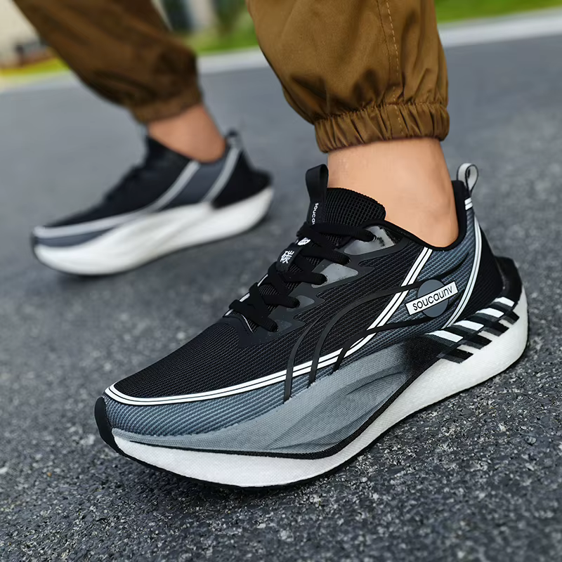 Chaussures de course avec plaque en carbone