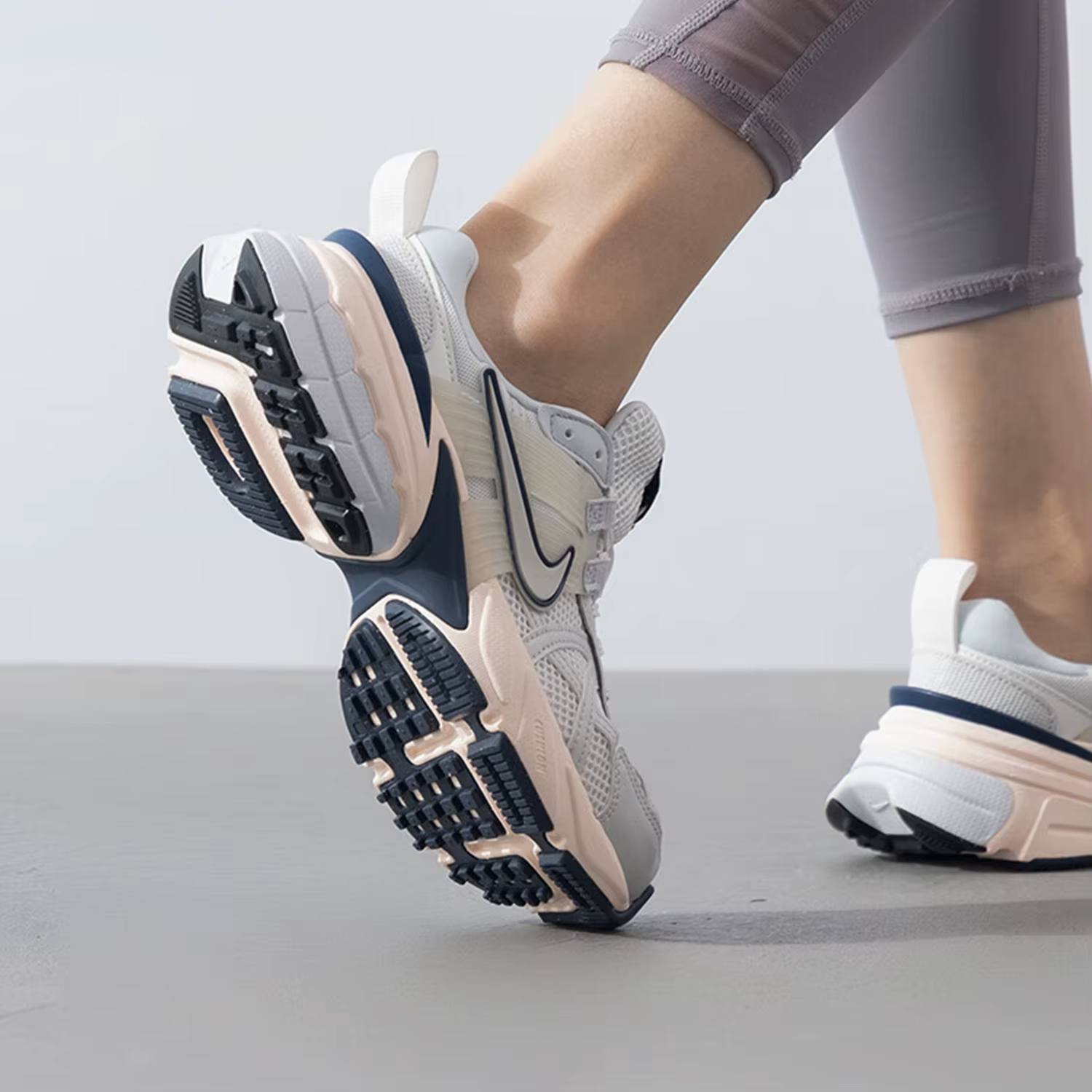Nike officiel véritable 2024 nouvelles femmes à semelles épaisses rétro chaussures décontractées respirantes FD0736-004