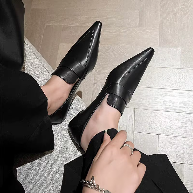 Chaussures à talon bas en velours style vintage français