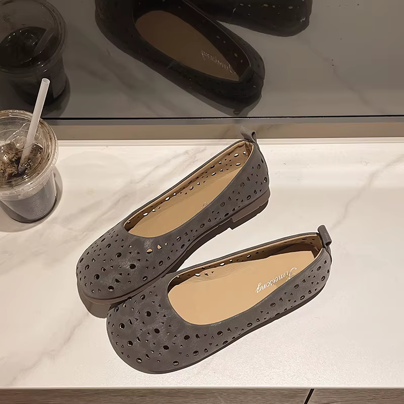 Chaussures plates à bout peu profond