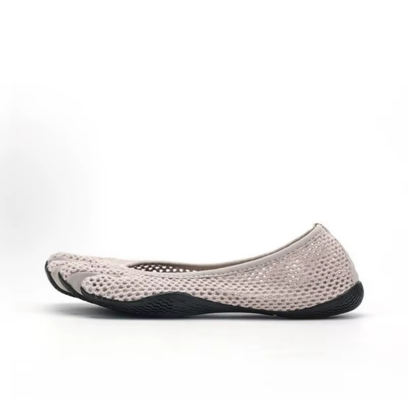 Chaussures à cinq doigts noires et rouges pour femmes