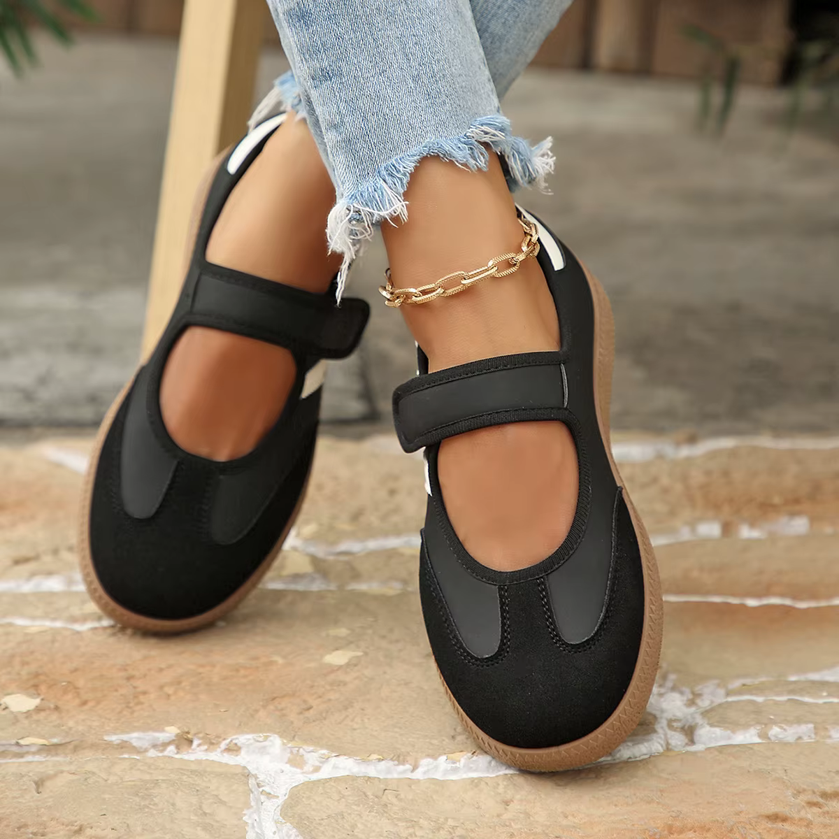 Chaussures plates décontractées blanches et noires pour femmes