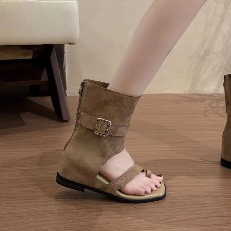 Sandales plates style romain pour femme, nouvelle mode estivale, bottines courtes à talon compensé, style français, semelle en caoutchouc, idéales pour les vacances