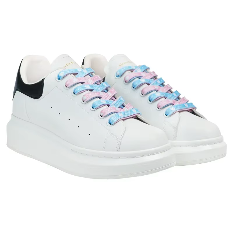 Lacets d'amour roses personnalisés pour la saint-valentin