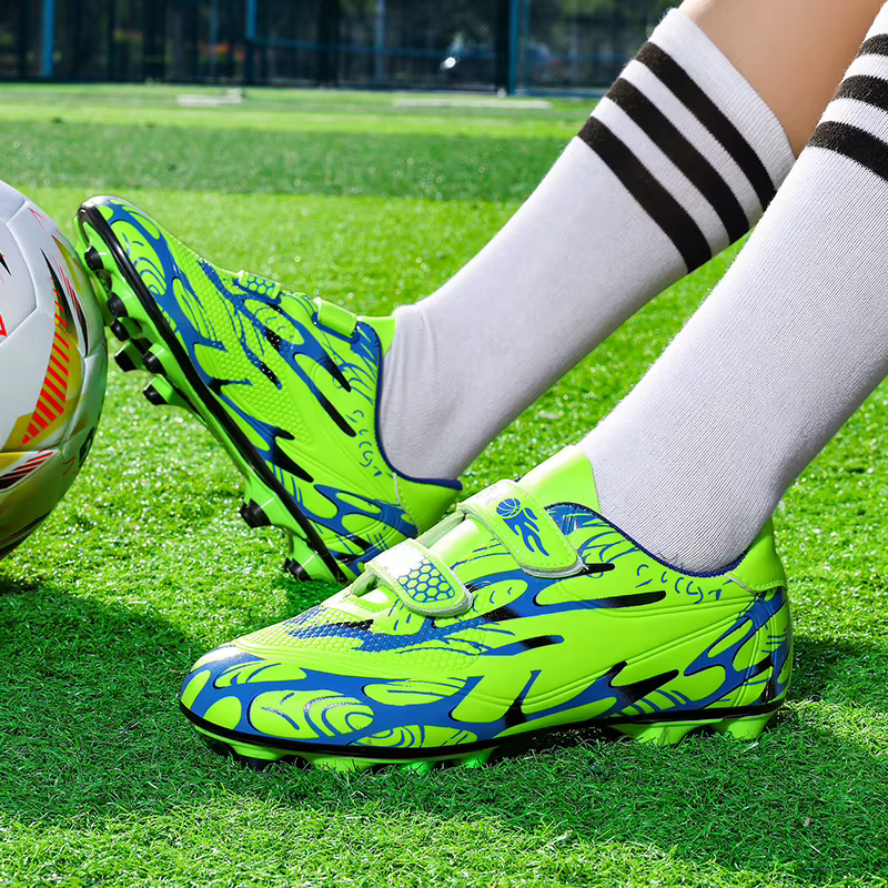 Chaussures de football professionnelles pour enfants à crampons longs FG