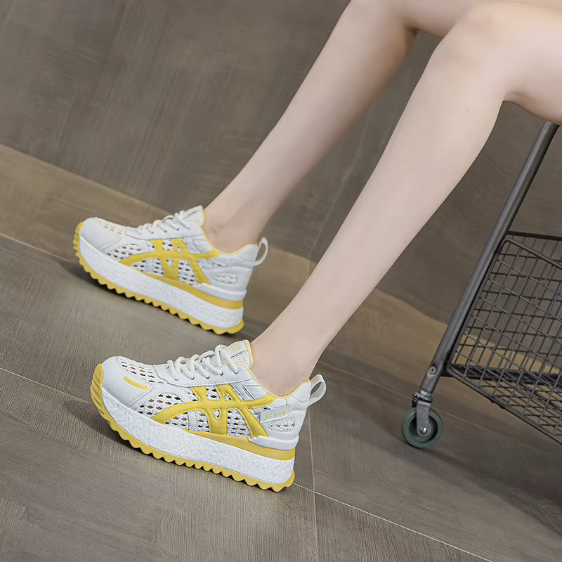 Baskets compensées en maille color block beige et bleu pour femme