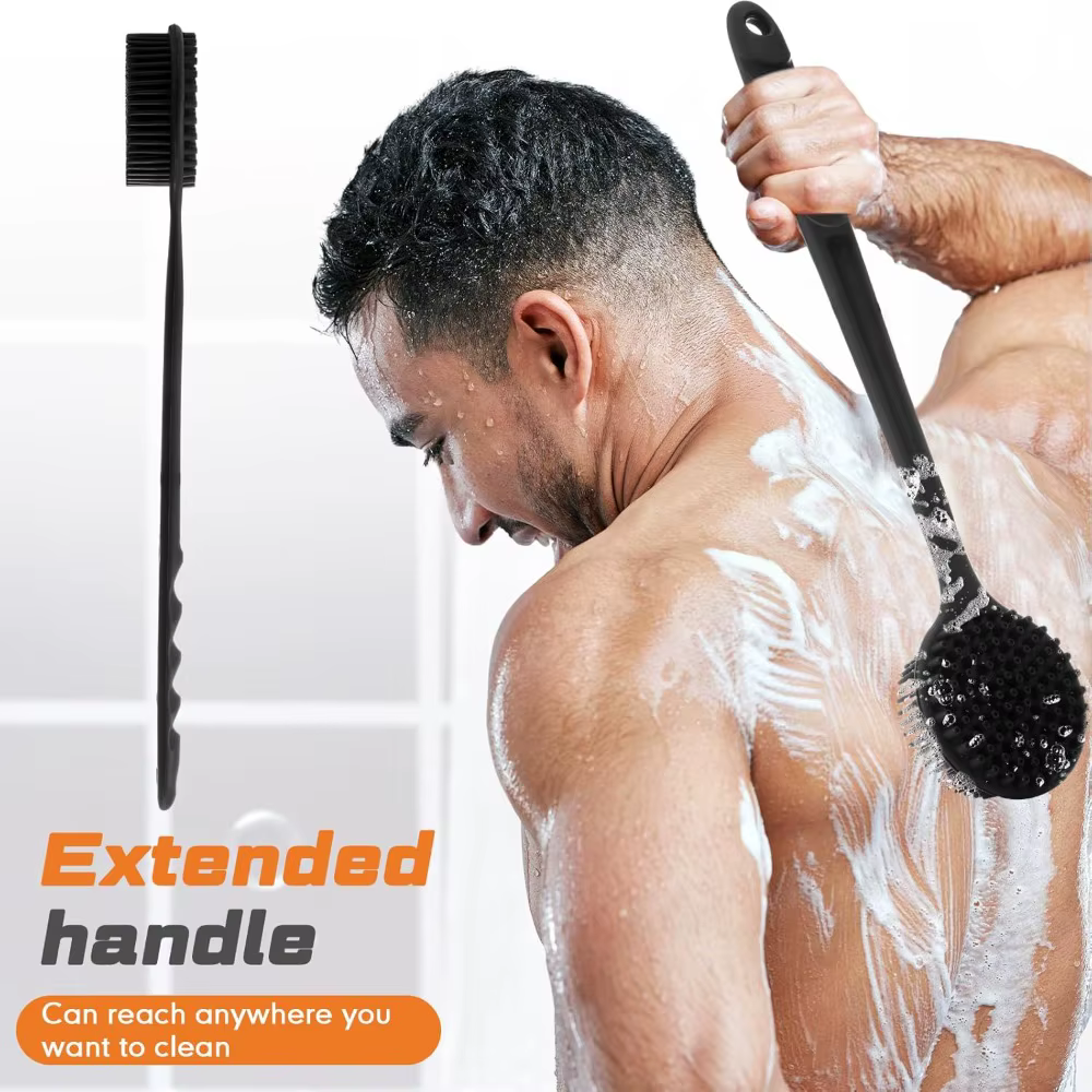 Un ensemble de brosses de bain quatre pièces qui peuvent être utilisées pour le massage du dos, du visage, du corps et de la tête.