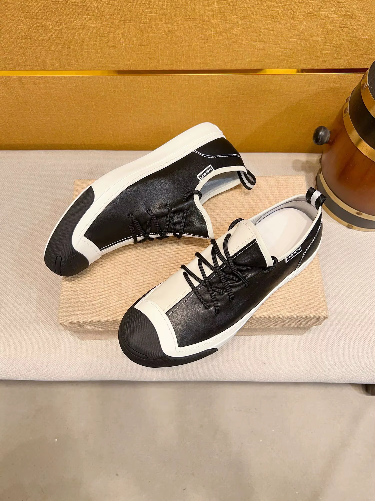 Mode européenne pour hommes en cuir véritable sport à lacets chaussures décontractées classiques baskets