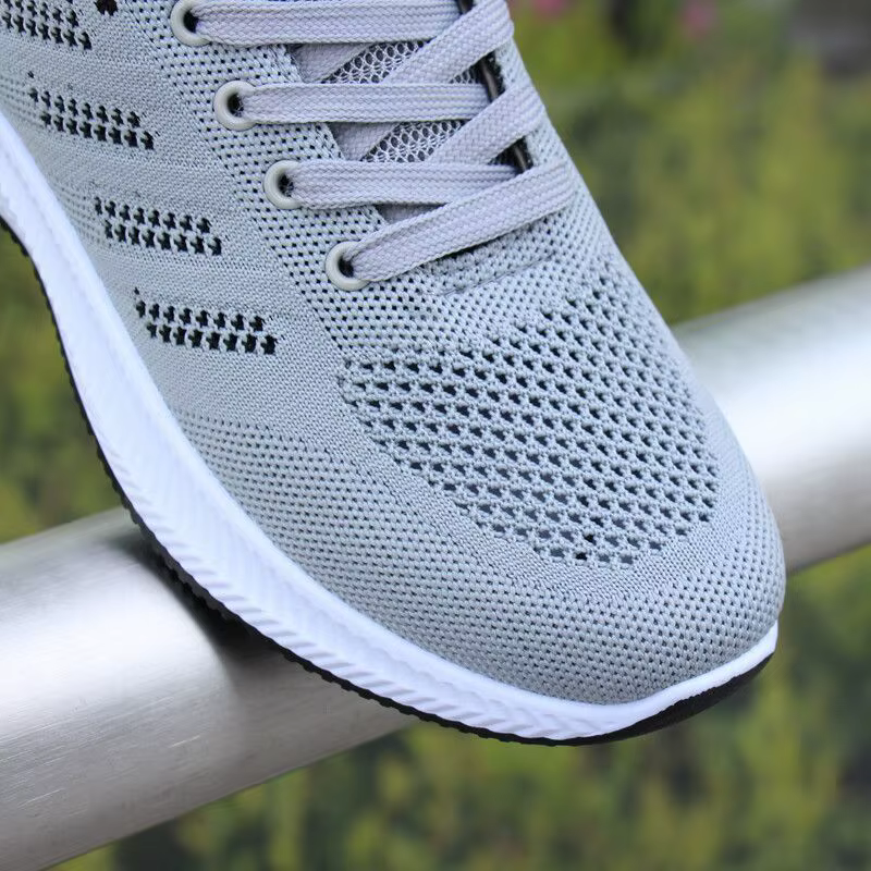 Chaussures de course légères et respirantes pour hommes, nouveau style printemps, sportives et décontractées, bout rond, maille, semelle souple, chaussures de course légères