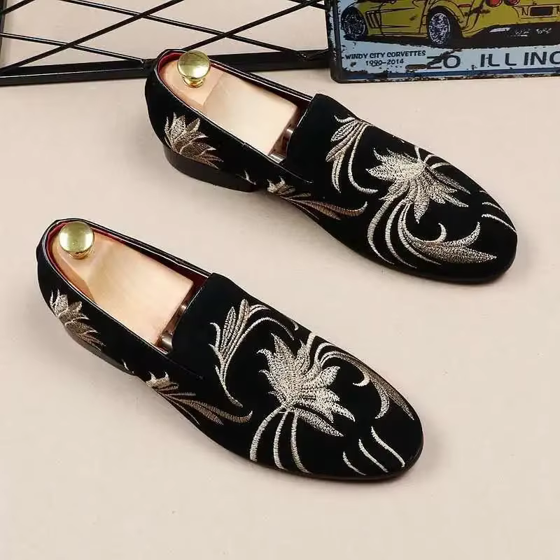 Haut de gamme hommes chaussures décontractées nouvelle mode broderie mocassins pour homme luxe Banquet