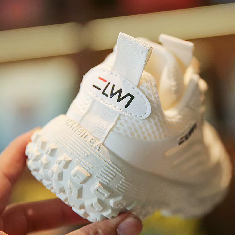 Chaussures de sport respirantes et réfléchissantes pour enfants